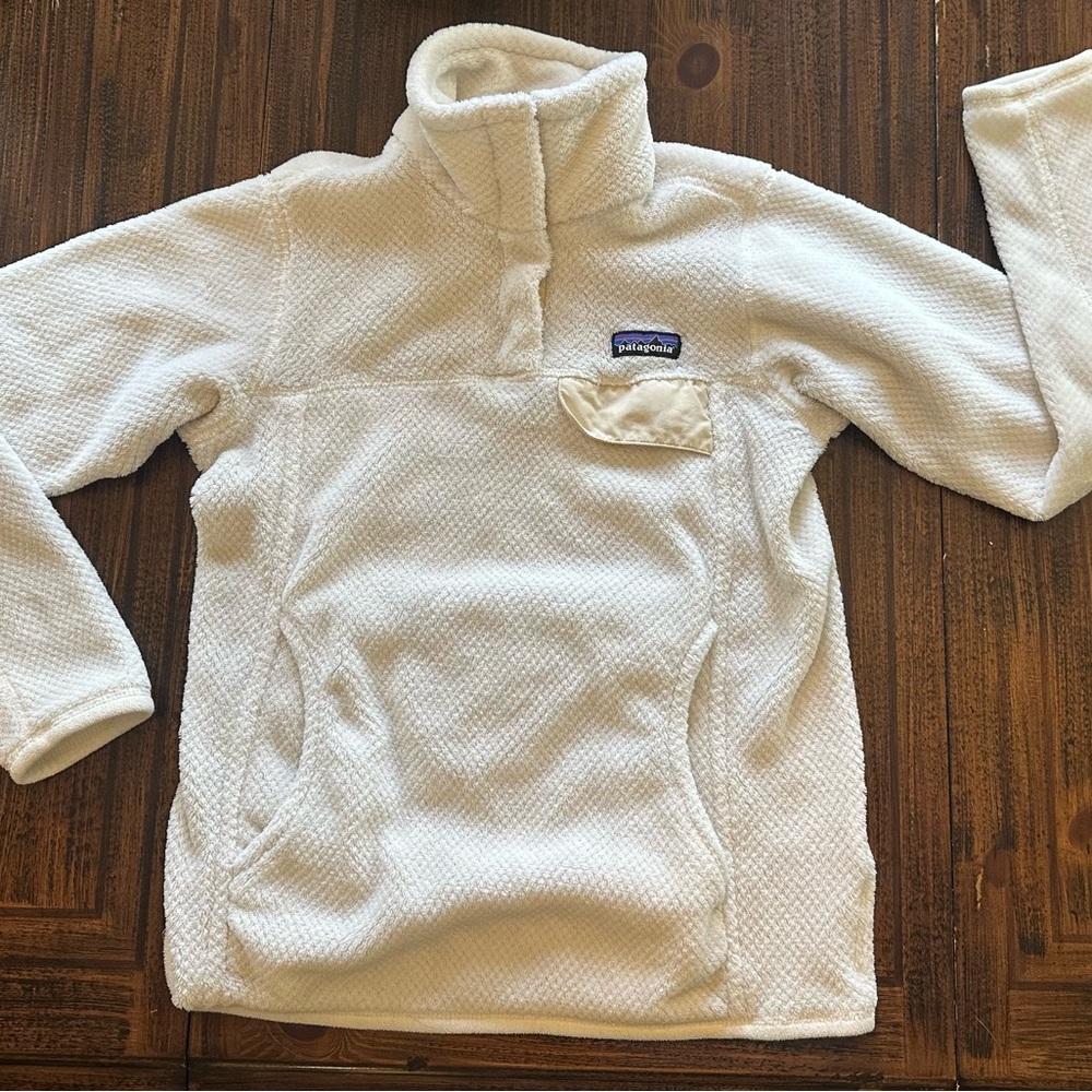 Patagonia Cream Fleece Pullover Sweatshirt with Front Pocket Womens XS